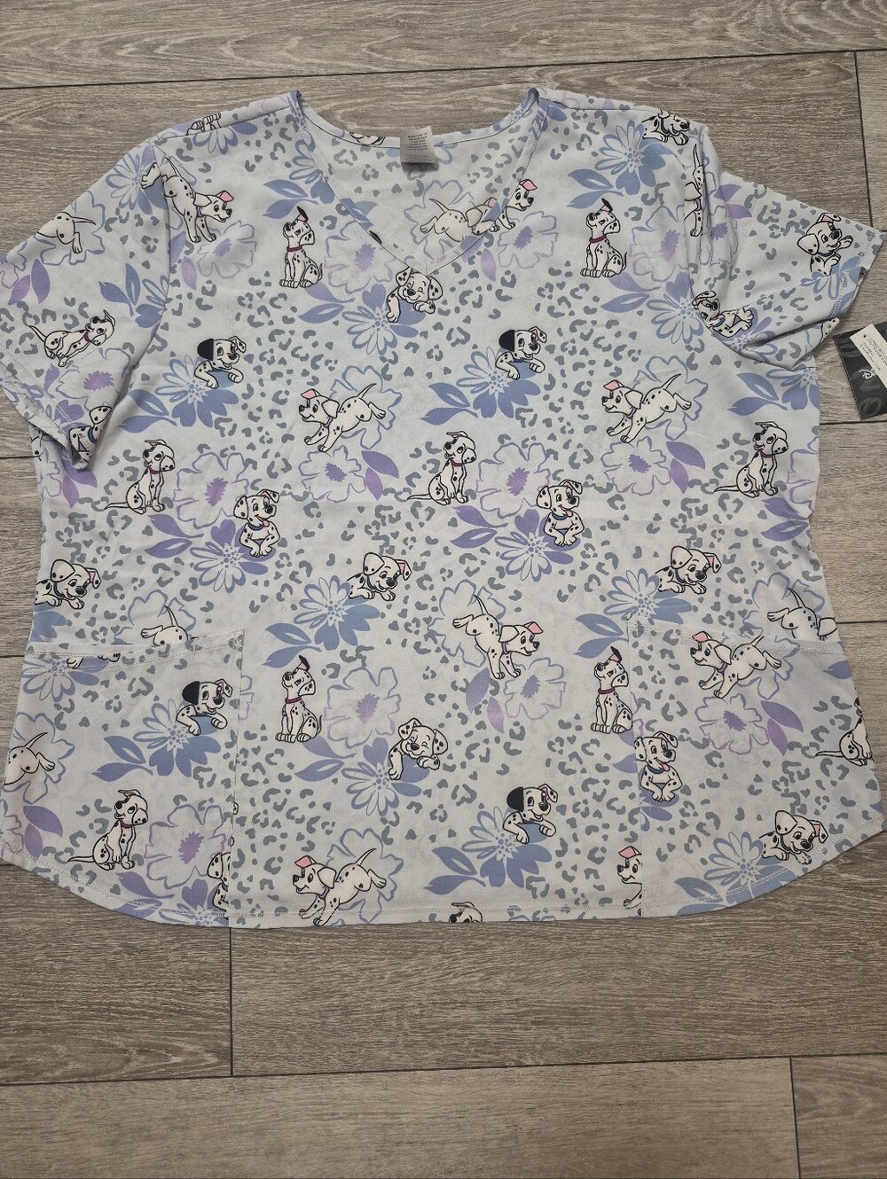 Disney/Scrub Top/Womens 3XL/Gray/101 Dalmatians Spot Puppy Print V Neck NWT Cute